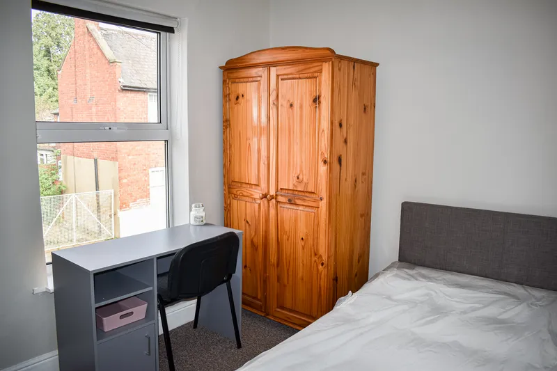 Homely 3 Bed Student House // Aug 2026 - Image 11